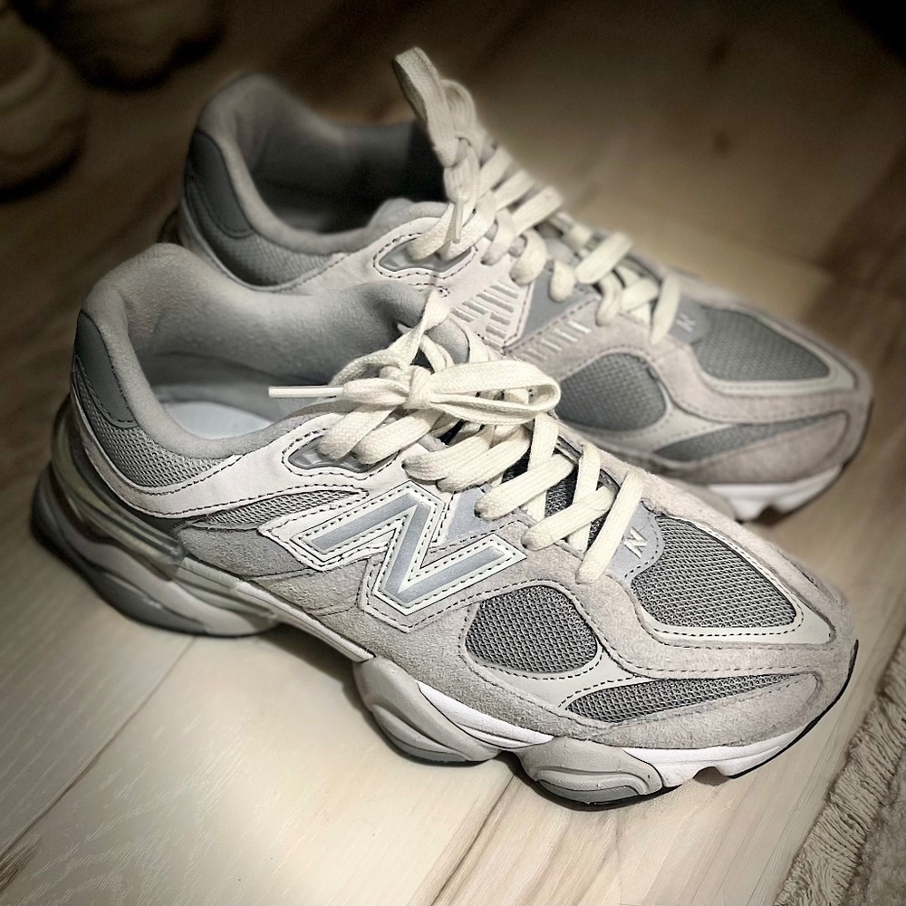 New Balance 9060, size 9
